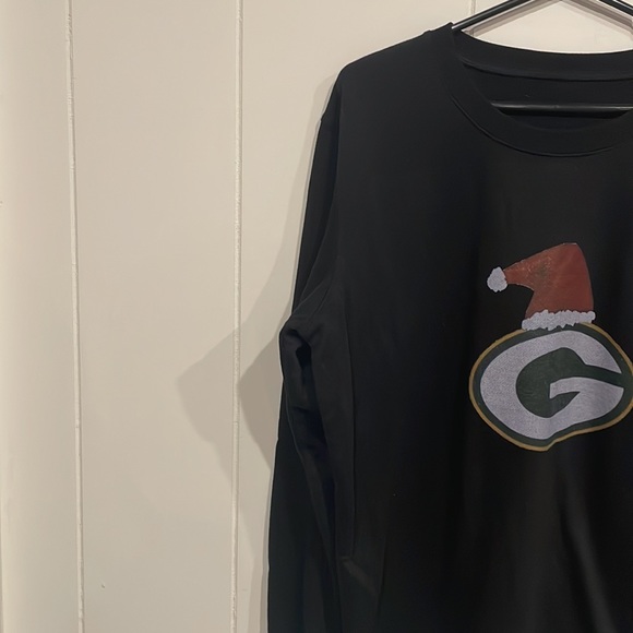 Green Bay Packers Santa Hat Logo Sweatshirt - Picture 3 of 7